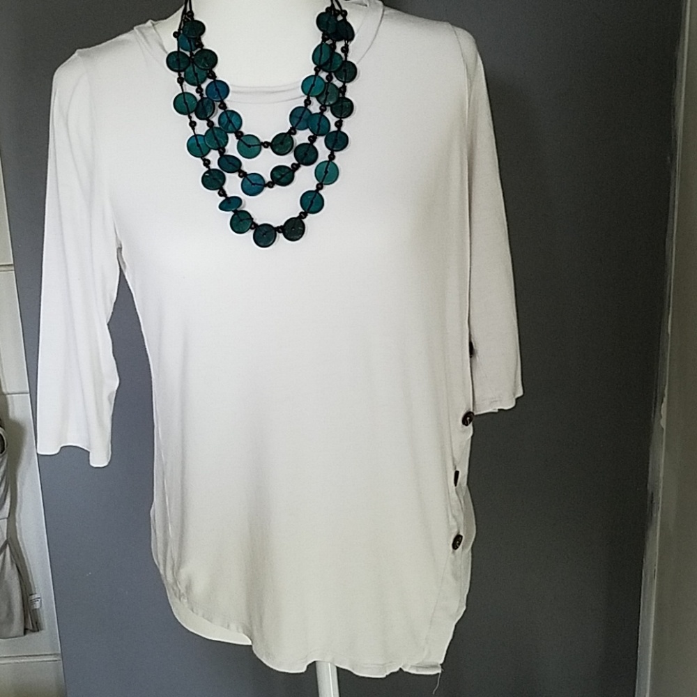 💥PRICE REDUCED💥Three Quarter Sleeve White Top